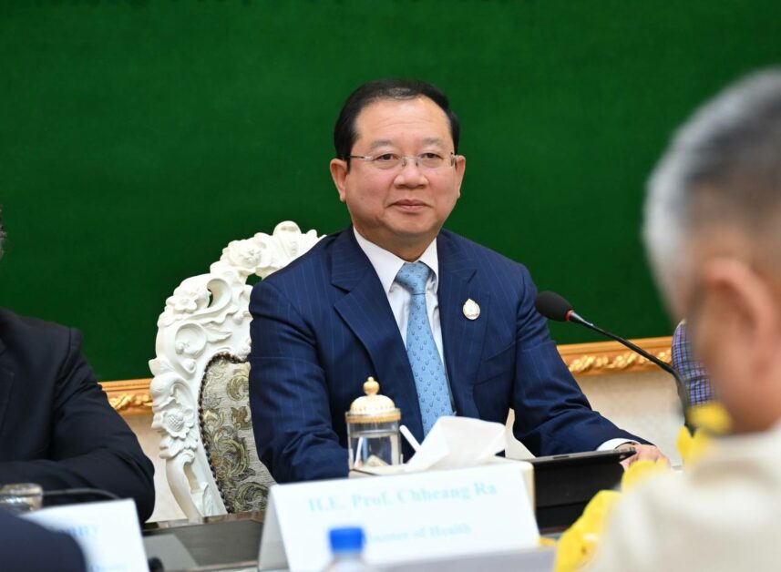 Yapon porno boshlovchilarini tomosha qiling Avval yosh qiz bilan striptiz, keyin esa onlayn jinsiy aloqa